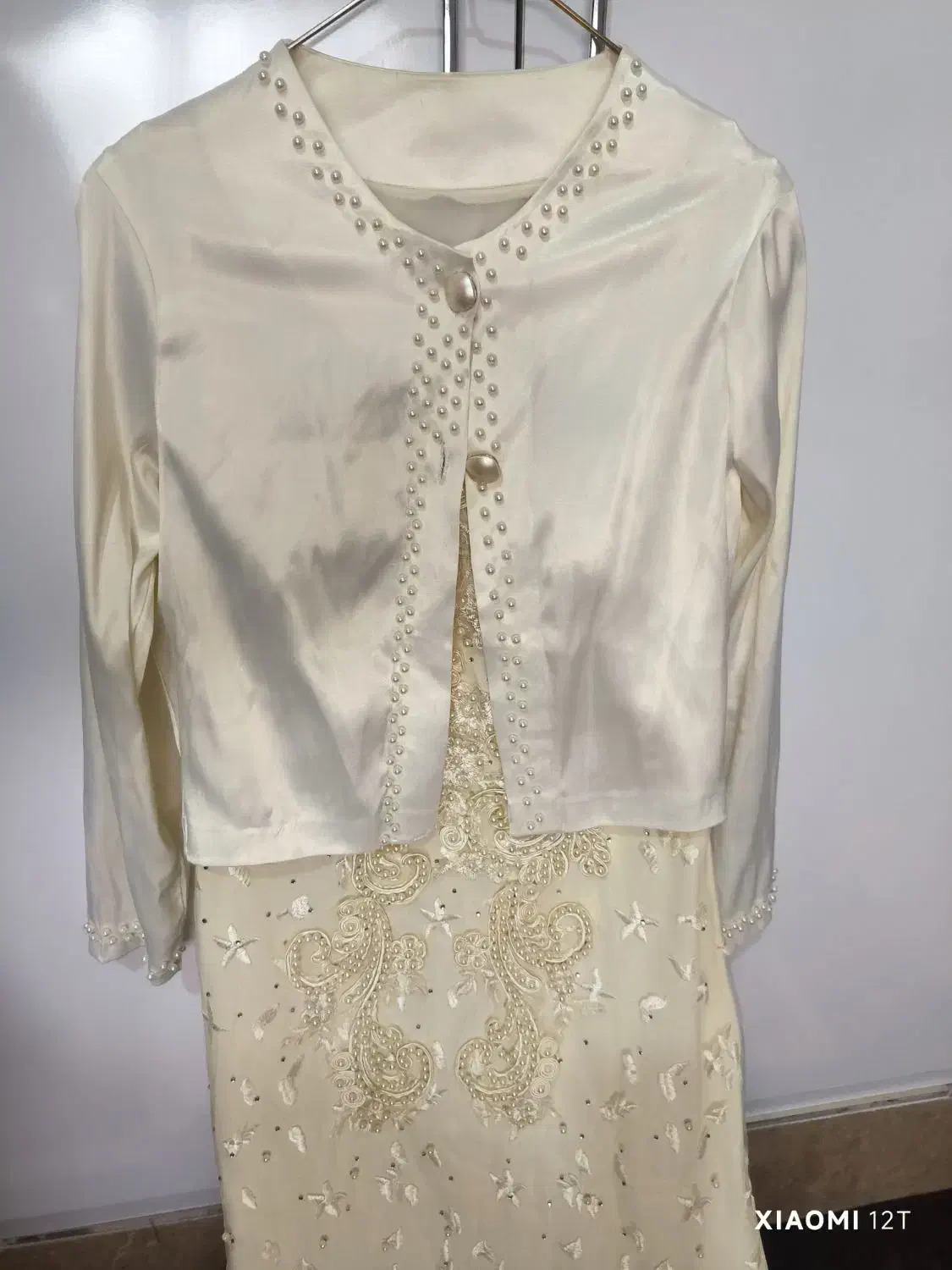 لباس زیباکاملا مرواریدی در حد نو|لباس|تربتحیدریه, شهرک ولیعصر|دیوار