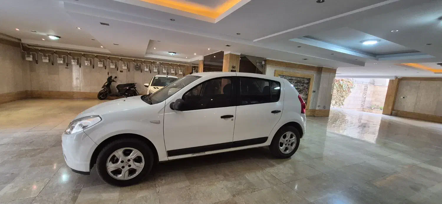 ساندرو مدل ۹۷ کم کارکرد ۱۰۳ هزارتا|خودرو سواری و وانت|تهران, نارمک|دیوار