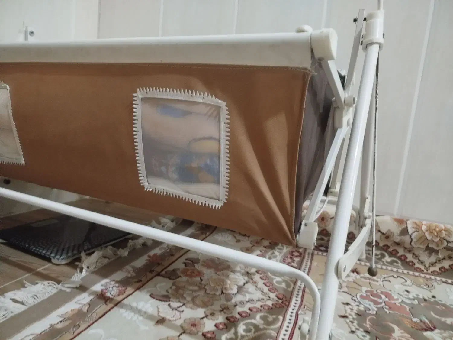 گهواره نوزاد|تخت و سرویس خواب|قم, باسکول|دیوار