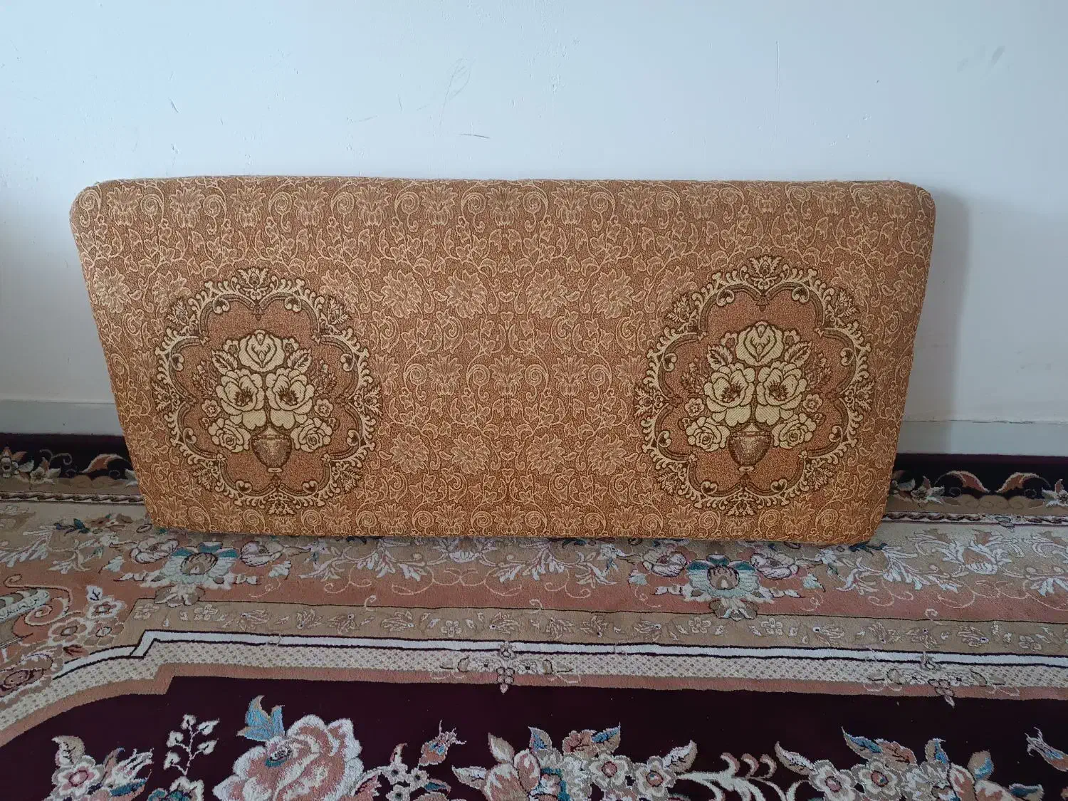 پشتی|پشتی|الشتر, |دیوار