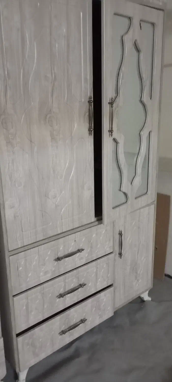 وسایل نو می‌باشد کم کارکرد.|مبلمان خانگی و میز عسلی|محمدیه-قزوین, |دیوار