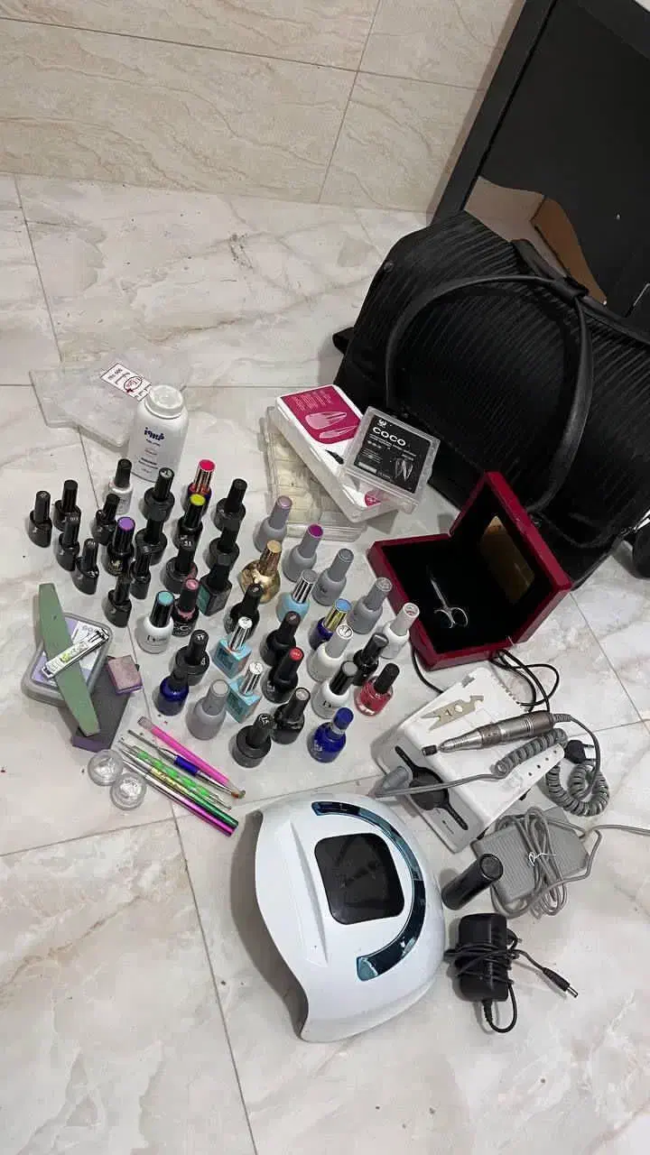 وسایل ناخن کاری|آرایشگاه و سالن‌های زیبایی|میاندوآب, |دیوار