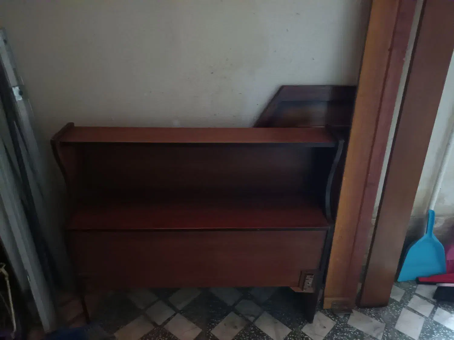 تخت یکنفره با کفی چوبی|تخت و سرویس خواب|کوچصفهان, |دیوار