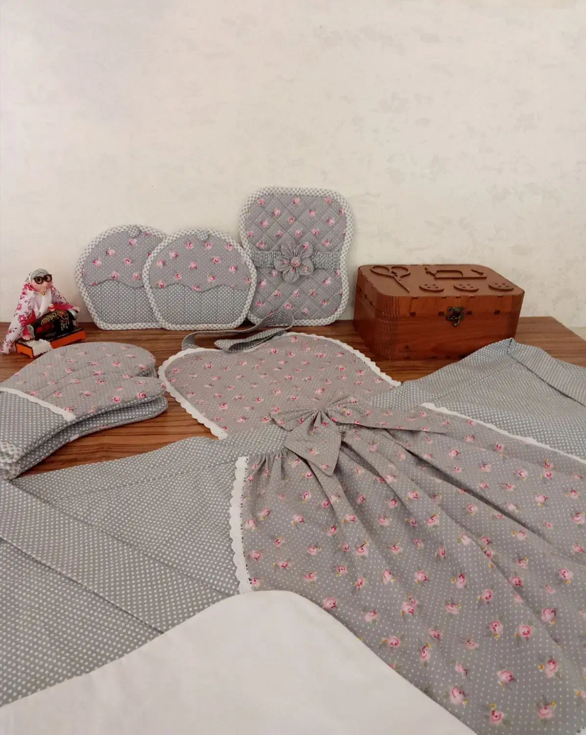 سرویس آشپزخونه عروس|سفره، حوله، دستمال آشپزخانه|مسجد سلیمان, |دیوار