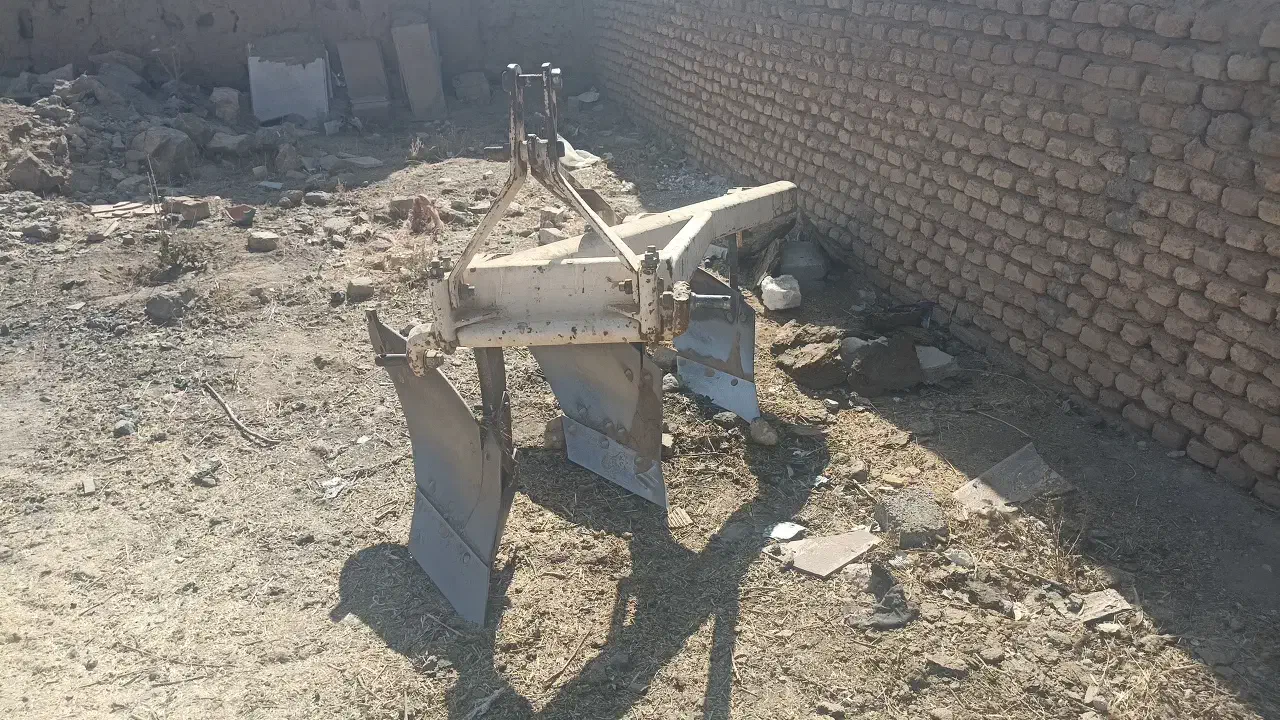 گاو آهن سه خیش|قطعات یدکی و لوازم جانبی|چادگان, |دیوار