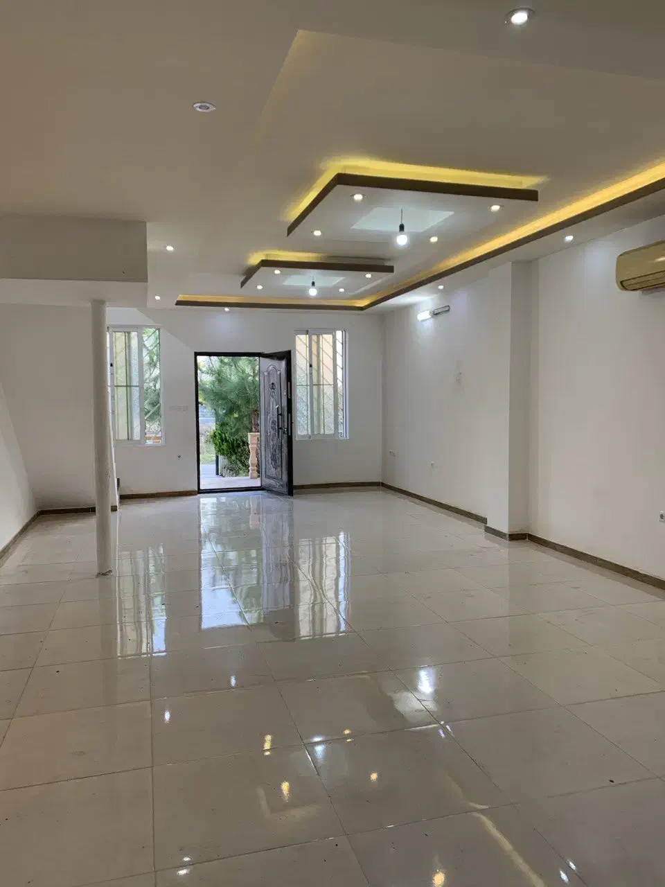 فروش ویلا نیم پیلوت با کولر و ابگرمکن محموداباد|فروش خانه و ویلا|محمودآباد, |دیوار