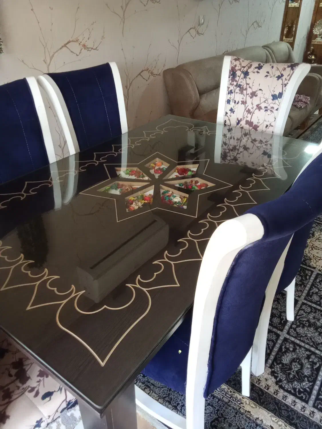 میزغذاخوری ۶نفره|میز و صندلی غذاخوری|رشت, حومه رشت|دیوار