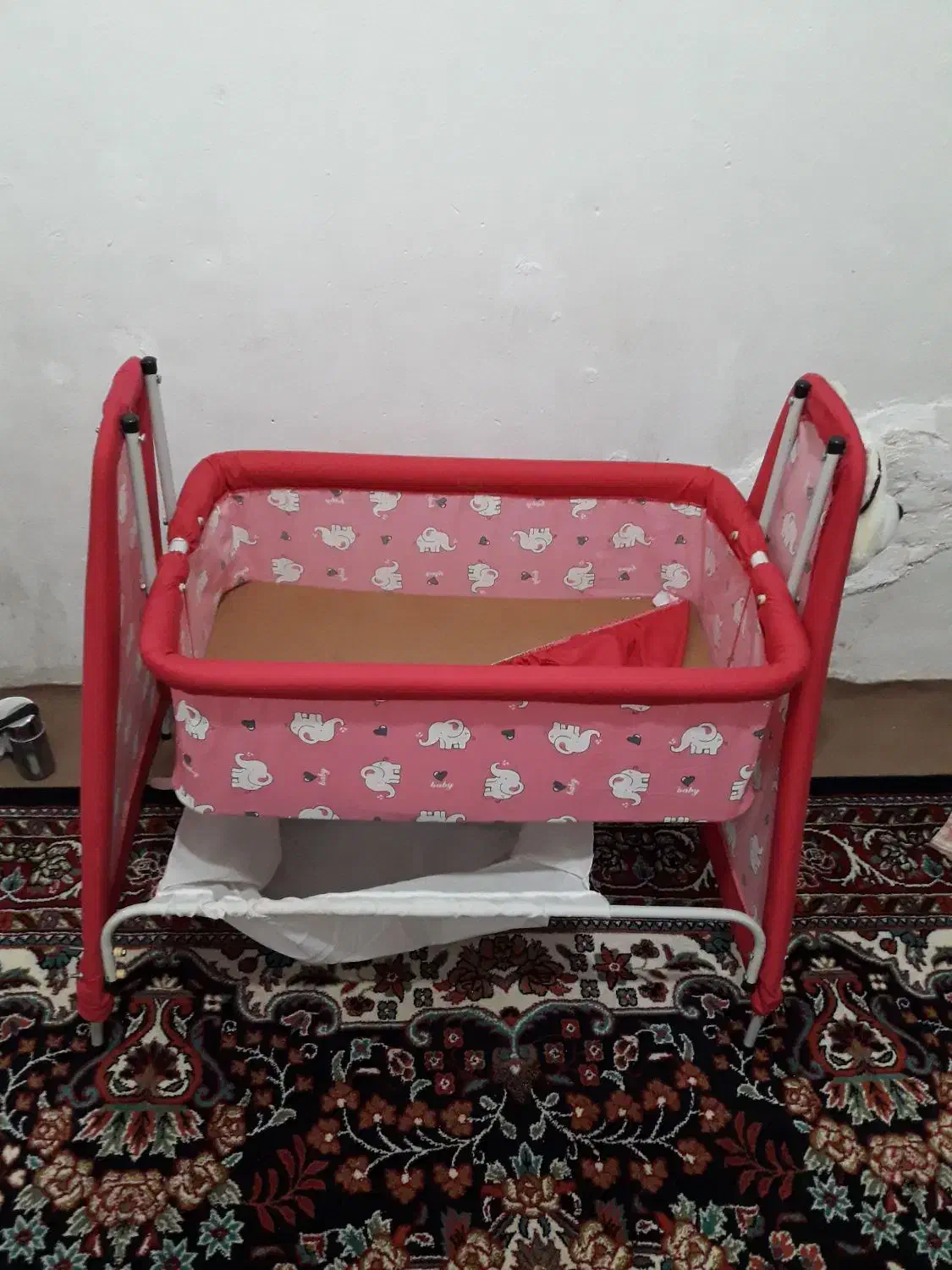 گهواره کودک|تخت و صندلی بچه|قم, نیروگاه|دیوار