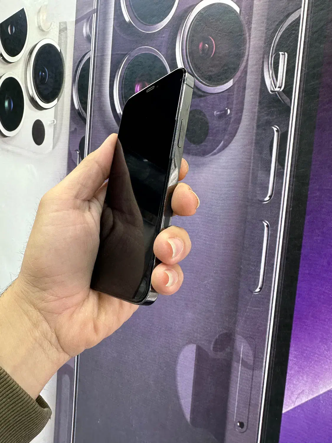 Iphone 12pro|موبایل|قم, چهل درخت|دیوار