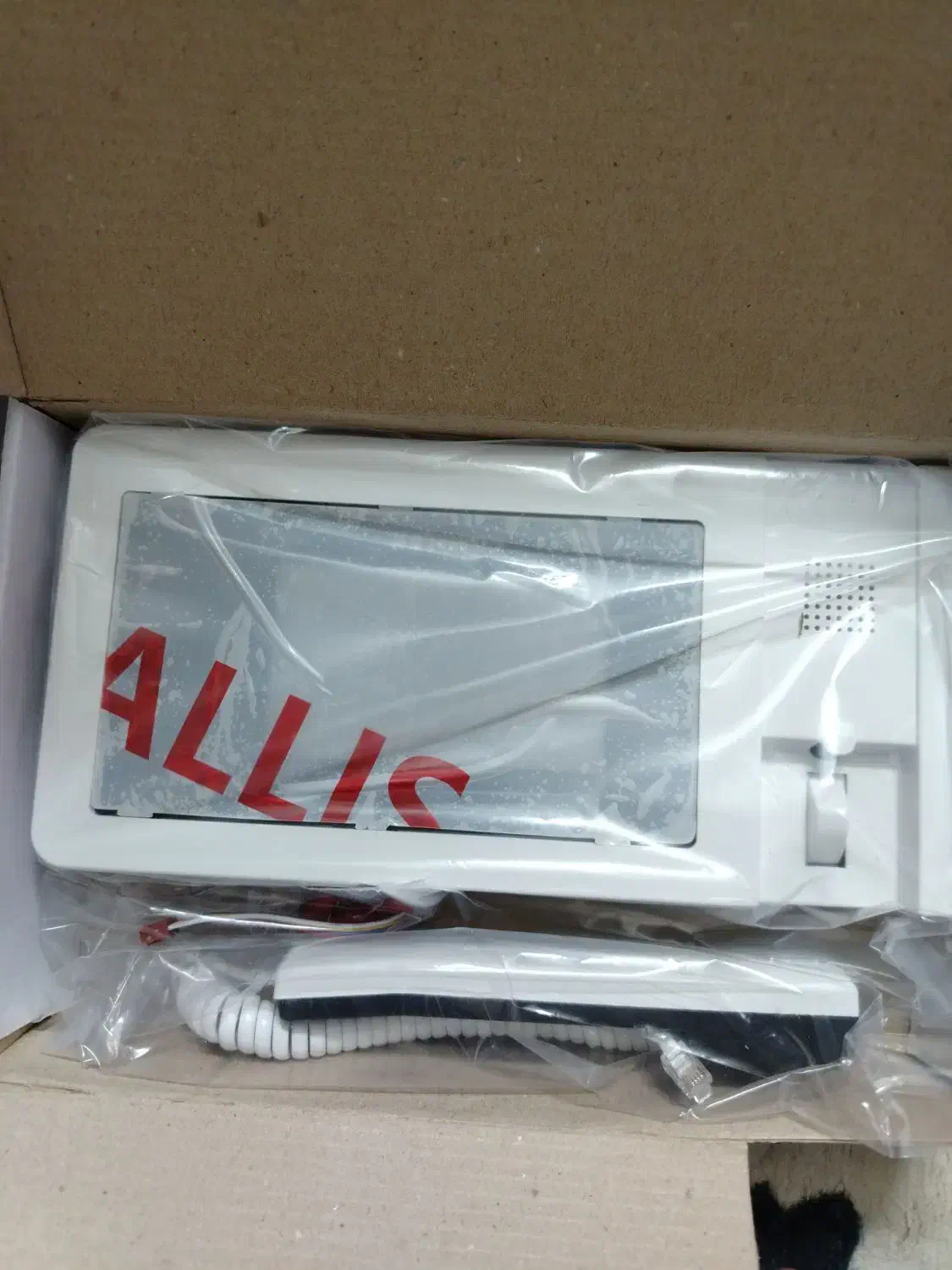 آیفون تصویری کومکس اکبند|دوربین مداربسته|ری, شهادت|دیوار