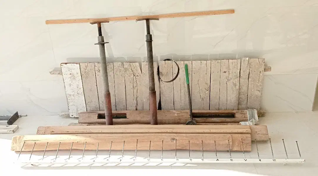 دار قالی خلچه ،فرغون ، فرش ، بشکه آب ،سینک ظرفشویی|فرش|مرند, |دیوار