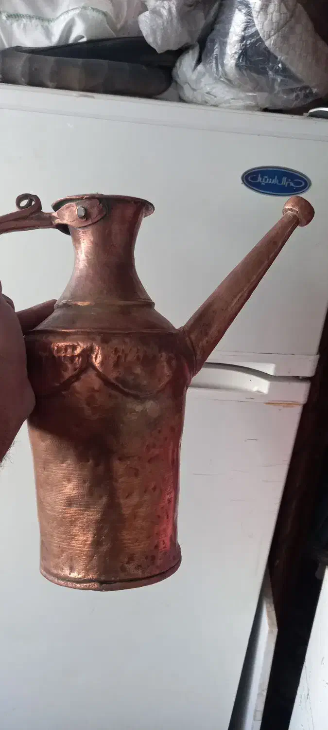 افتابه مسی قدیمی|کلکسیون اشیاء عتیقه|قم, نخودی|دیوار