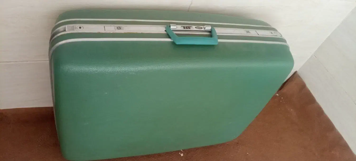 چمدان مسافرتی|کیف، کفش، کمربند|ارومیه, |دیوار