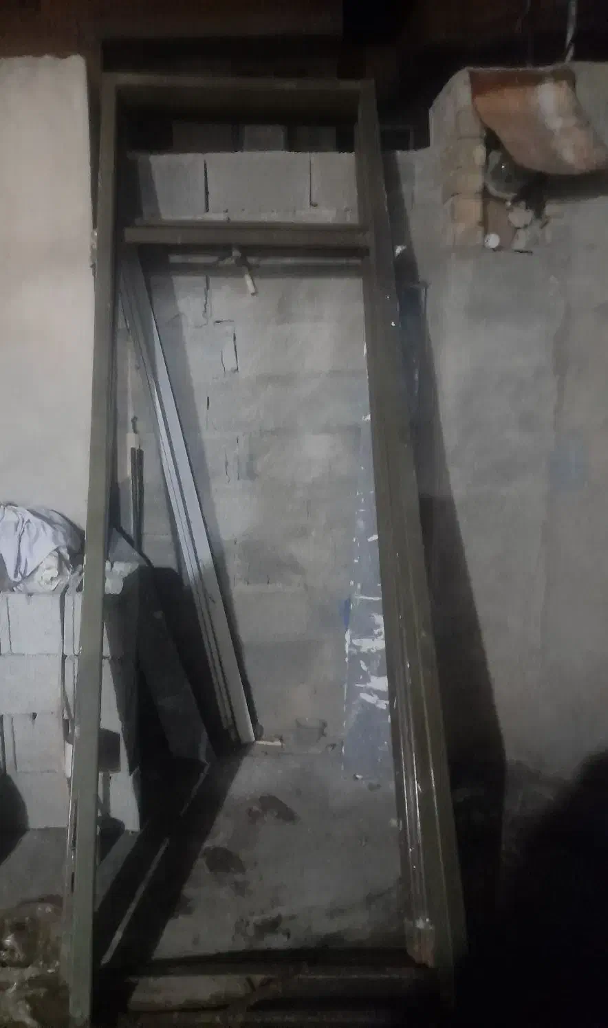 مبل کلکسیونی ودرب فیبری وچهارچوب جنس  محکم قدیمی|کلکسیون اشیاء عتیقه|نورآباد ممسنی, |دیوار