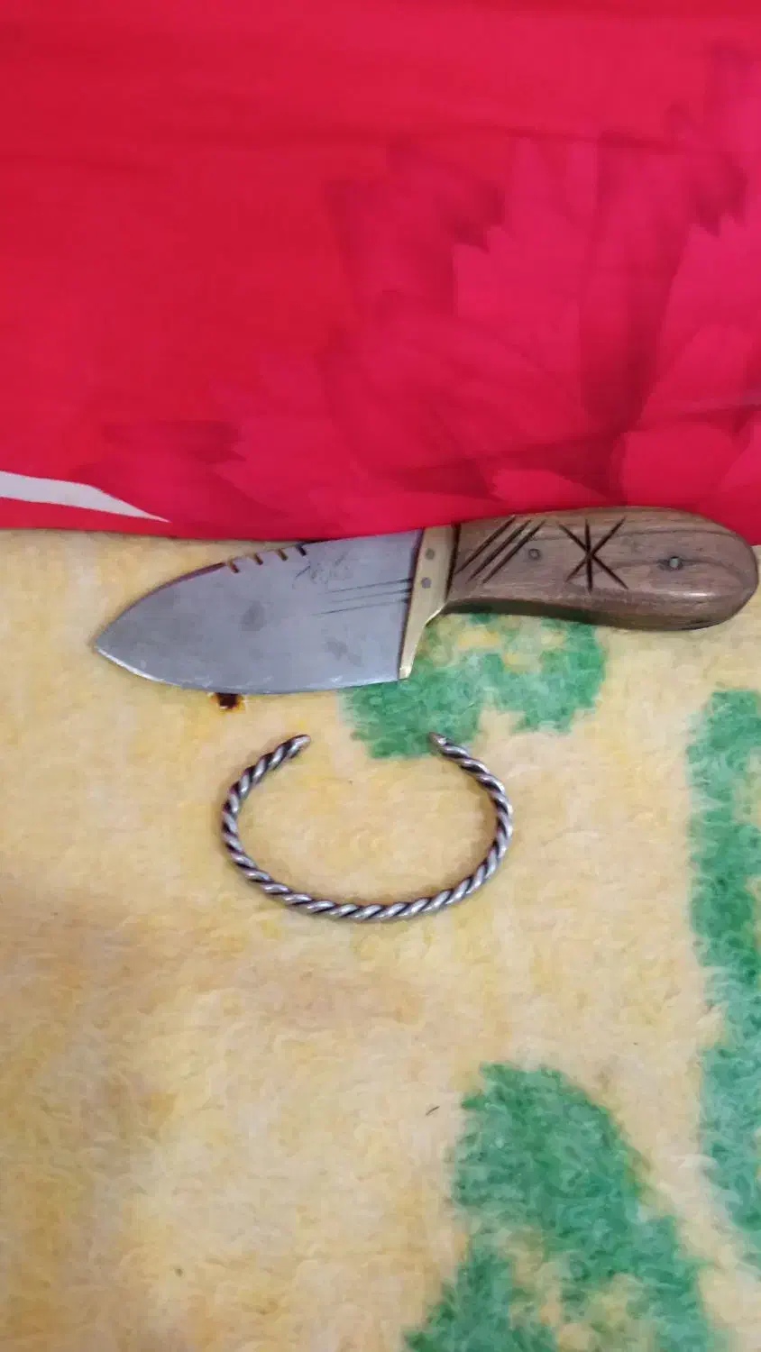 فروشه دستبند ویک عدد چاقو|بدلیجات|لاران, |دیوار