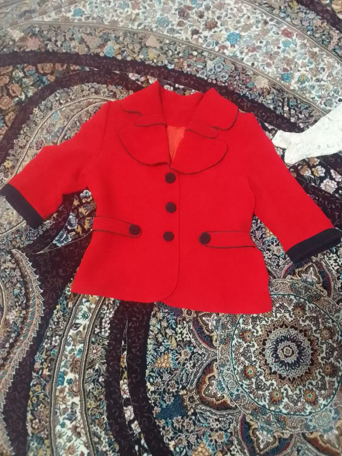 لباس مجلسی|لباس|ایواوغلی, |دیوار