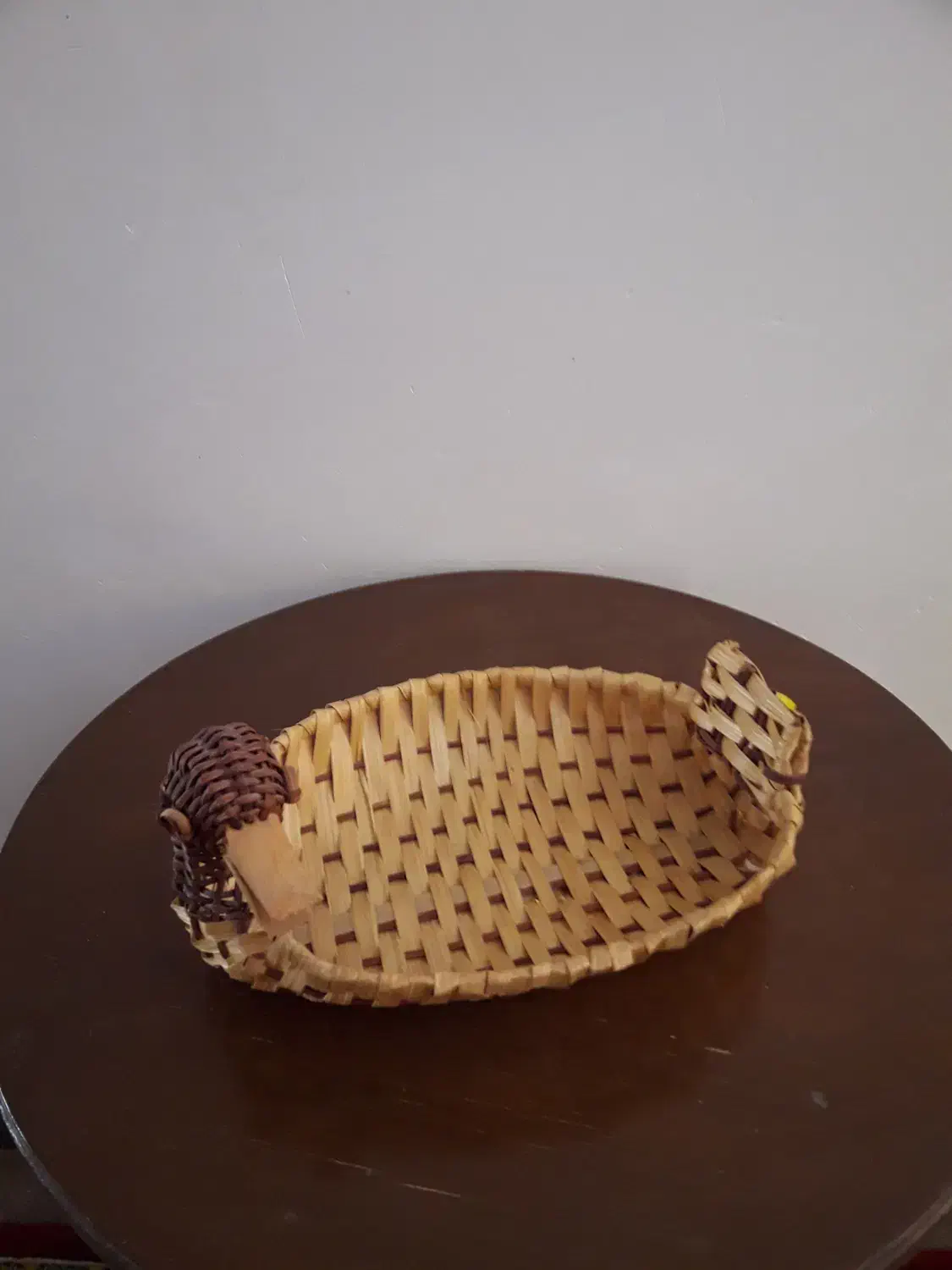 سبد حصیری وچوبی(کاملا نو )|صنایع دستی و سایر لوازم تزئینی|سبزوار, قصبه اب یمین|دیوار