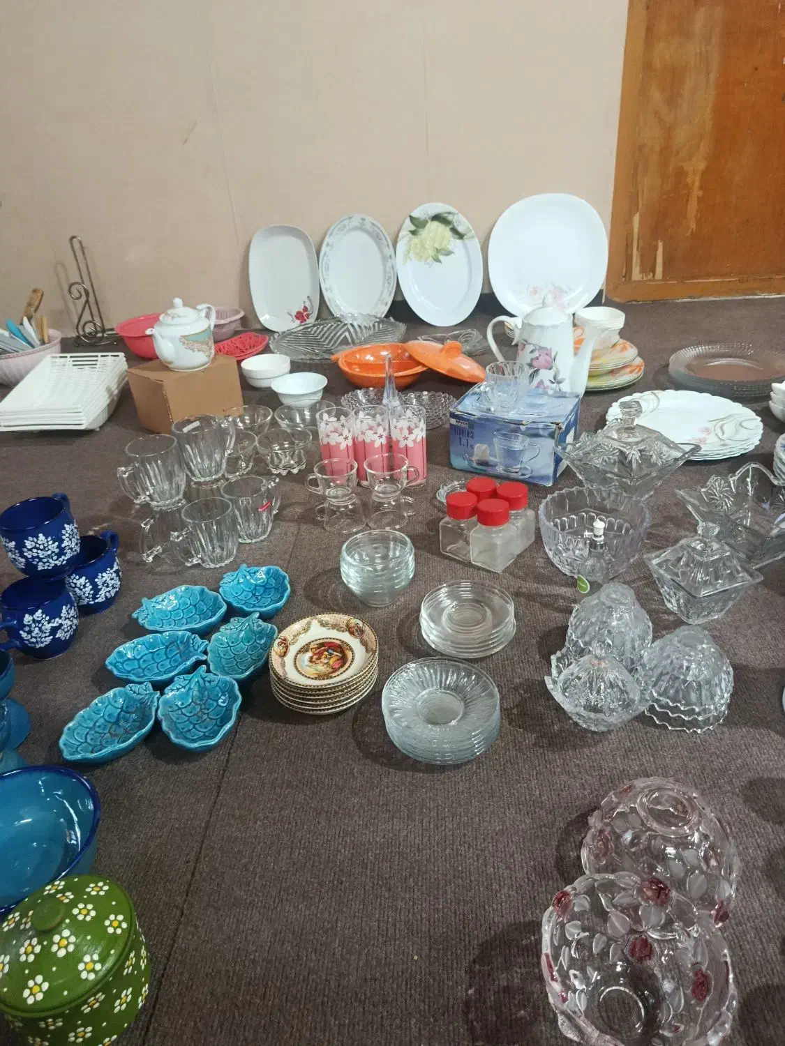 وسایلل منزل|ظروف سرو و پذیرایی|لنگرود, |دیوار