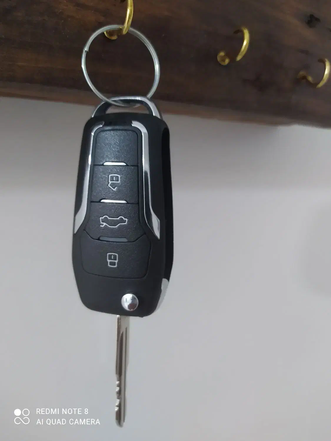 کلید ماشین اطلس گم کردم|اشیا|دوگنبدان, |دیوار