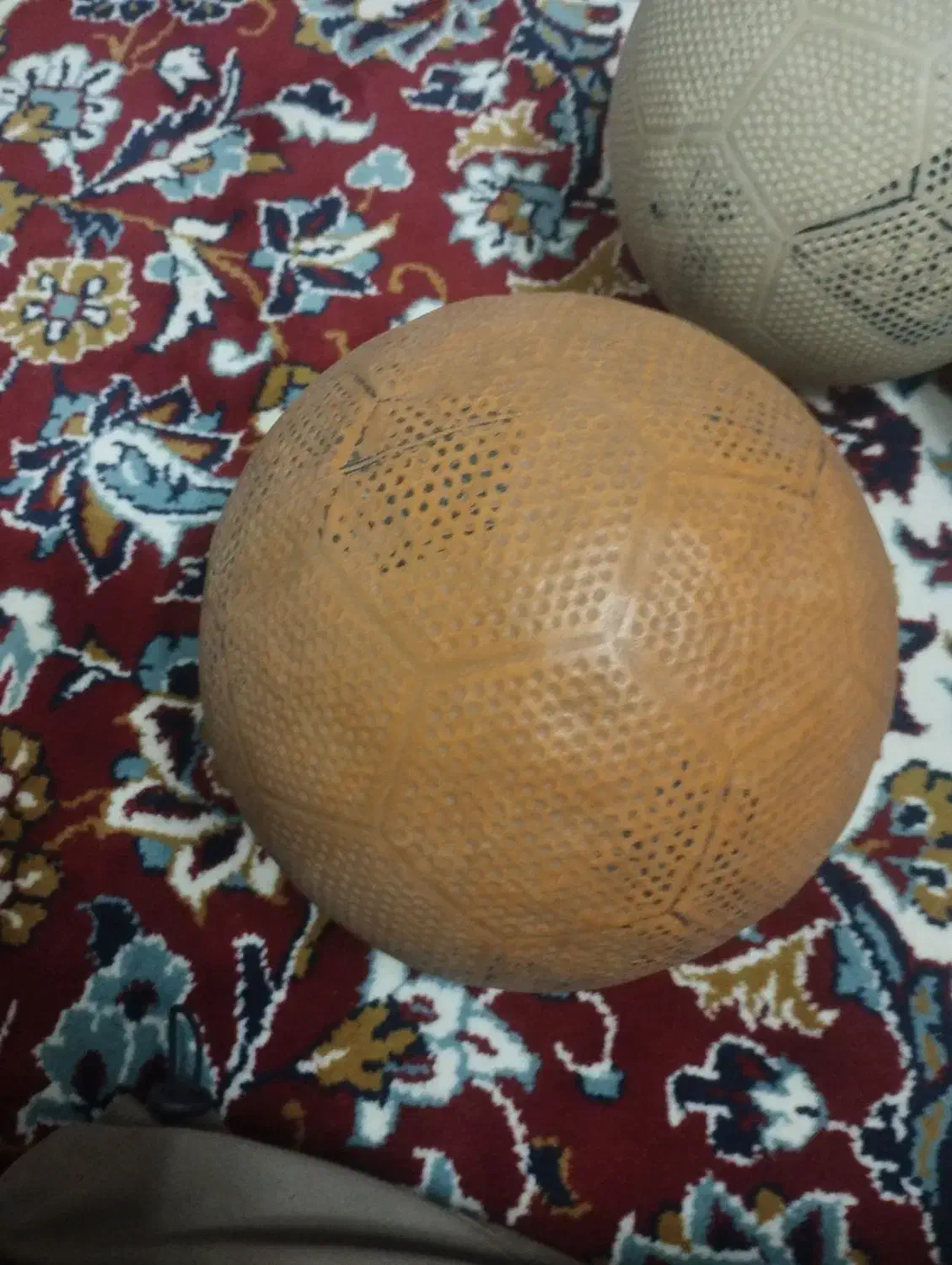 توپ ۴ عدد|ورزش‌های توپی|سبزوار, هویزه|دیوار