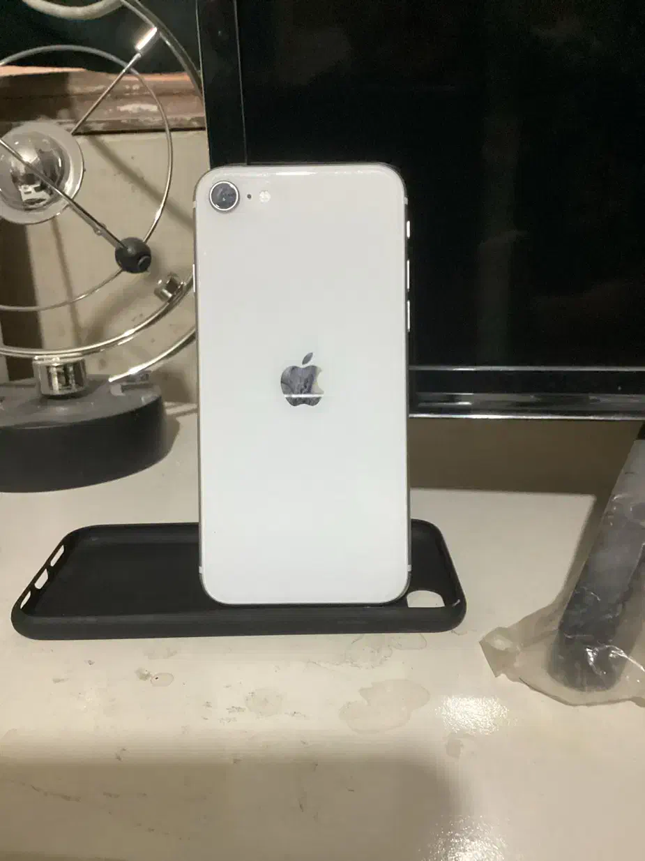 ایفون se 2020 128گیگ|موبایل|کاشان, بازار کاشان|دیوار