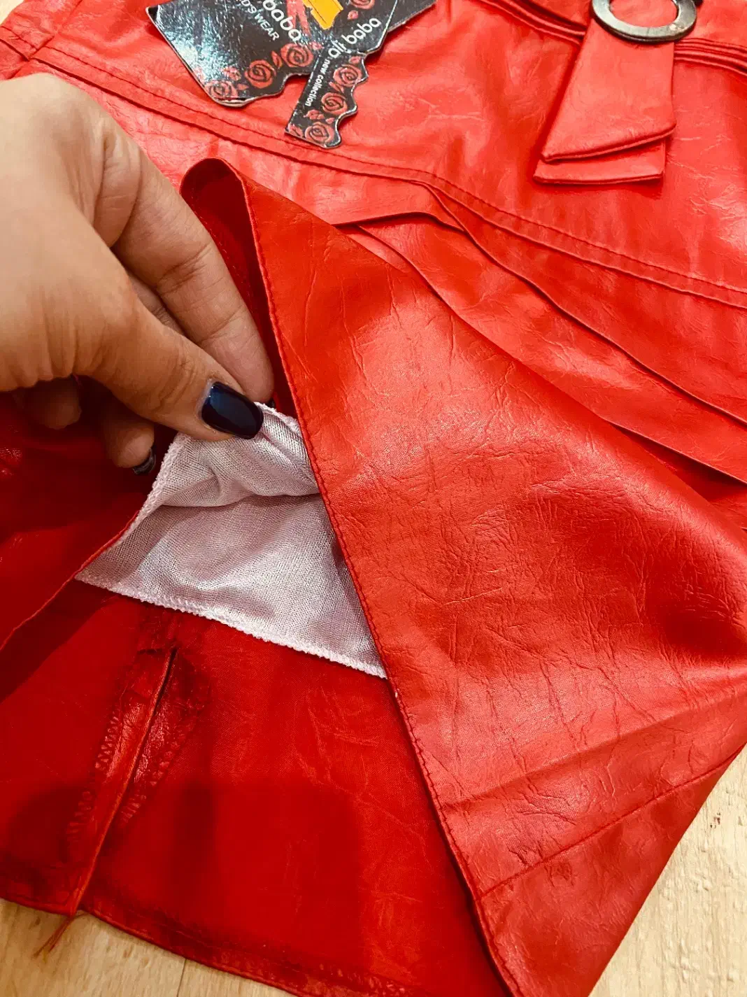 دامن بندی چرم دخترانه قرمز یلدایی نو|کفش و لباس بچه|تهران, حکیمیه|دیوار