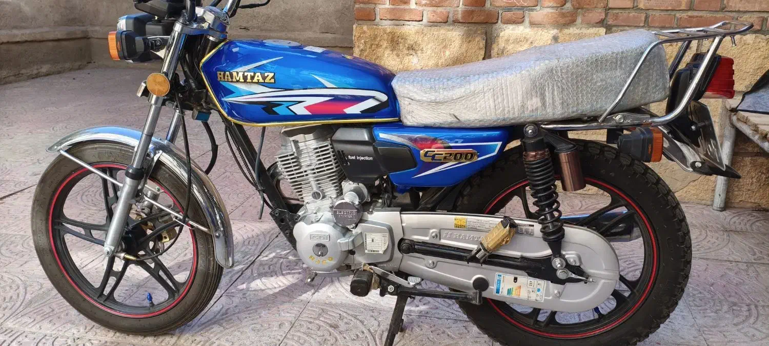 همتاز مدل1402 کارکرد6000در حد صفر|موتورسیکلت|مراغه, |دیوار