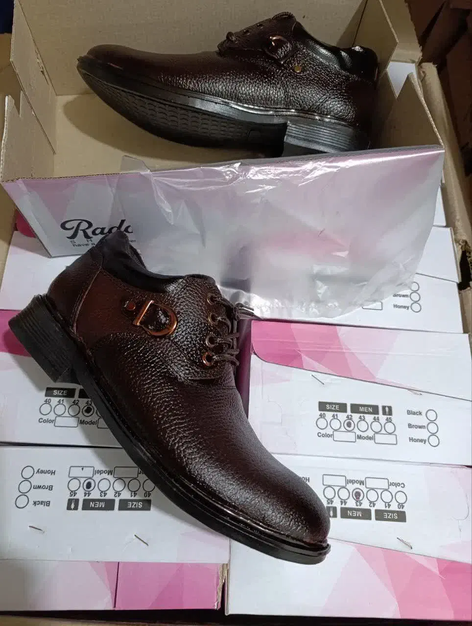 کفش|کیف، کفش، کمربند|نجف‌آباد, جلال آباد|دیوار