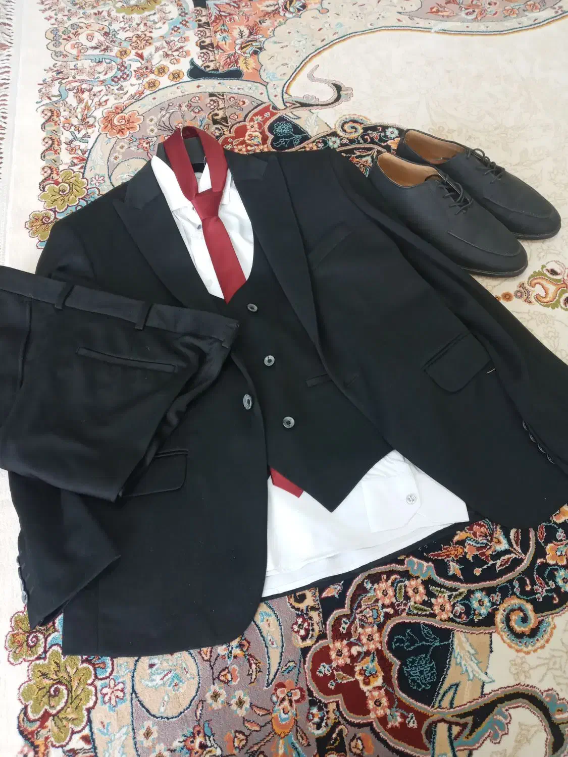 کت و شلوار و کفش|لباس|چهارباغ, |دیوار