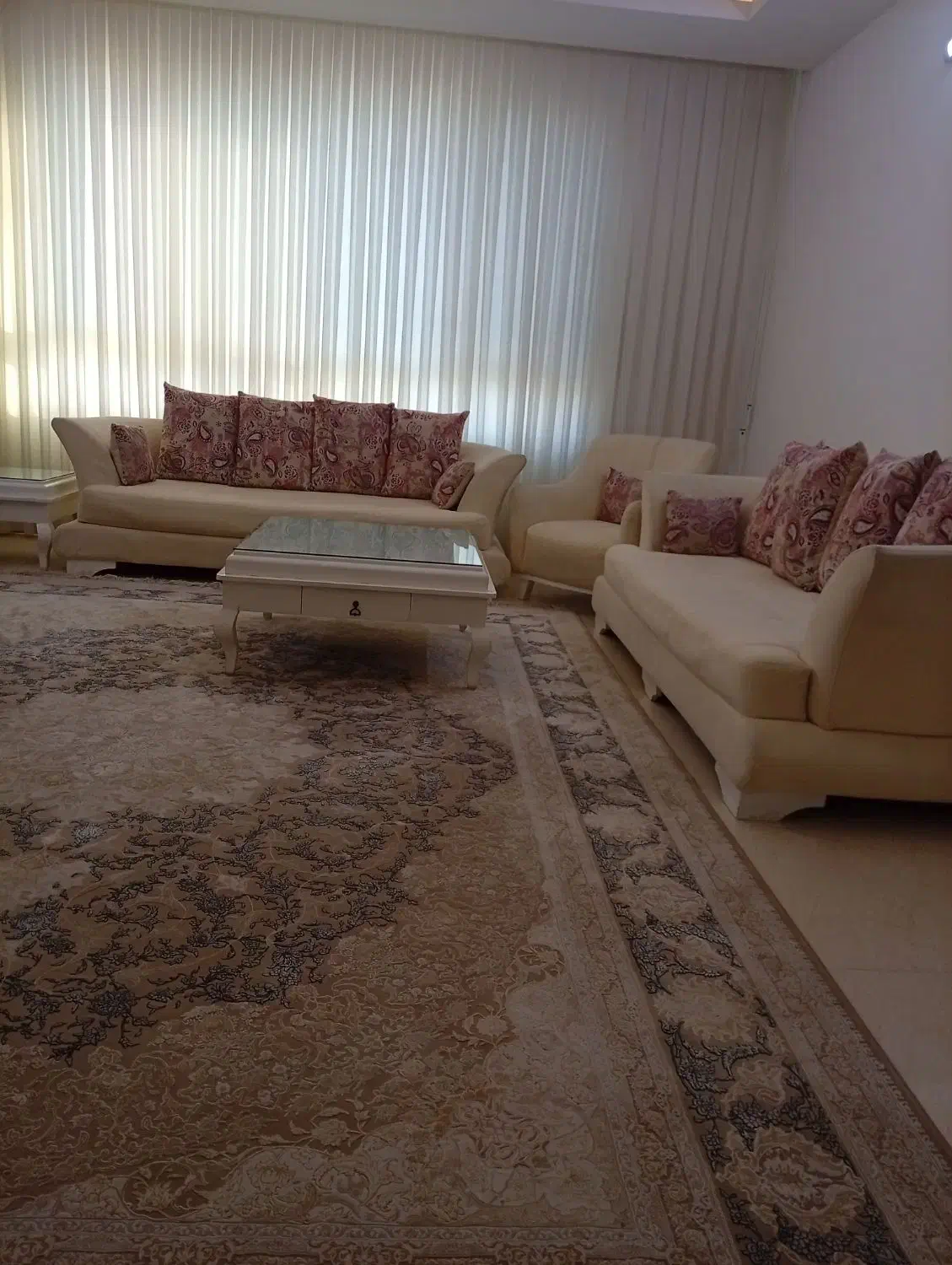 مبل راحتی|مبلمان خانگی و میز عسلی|مشهد, الهیه|دیوار