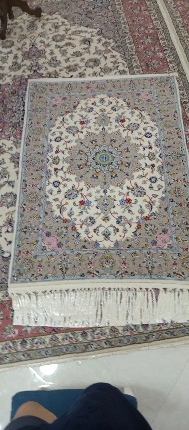 دو عدد زر چارک و  قالیچه|فرش|قم, باجک دو|دیوار