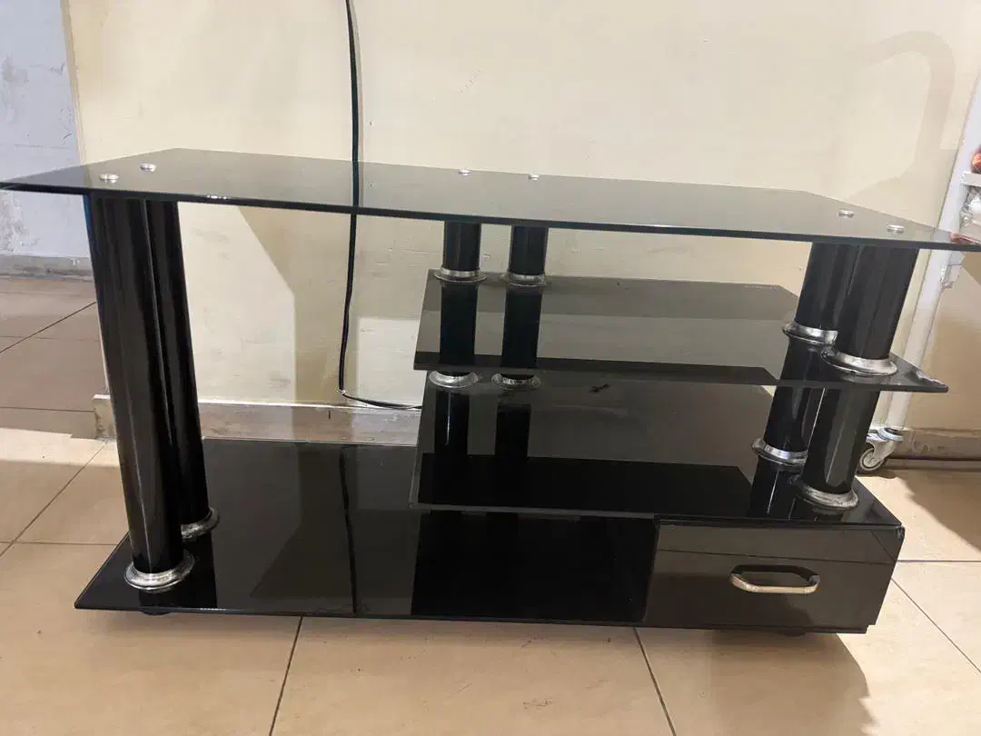 میز تلویزیون شیشه ای|میز تلویزیون|رشت, دیلمان|دیوار