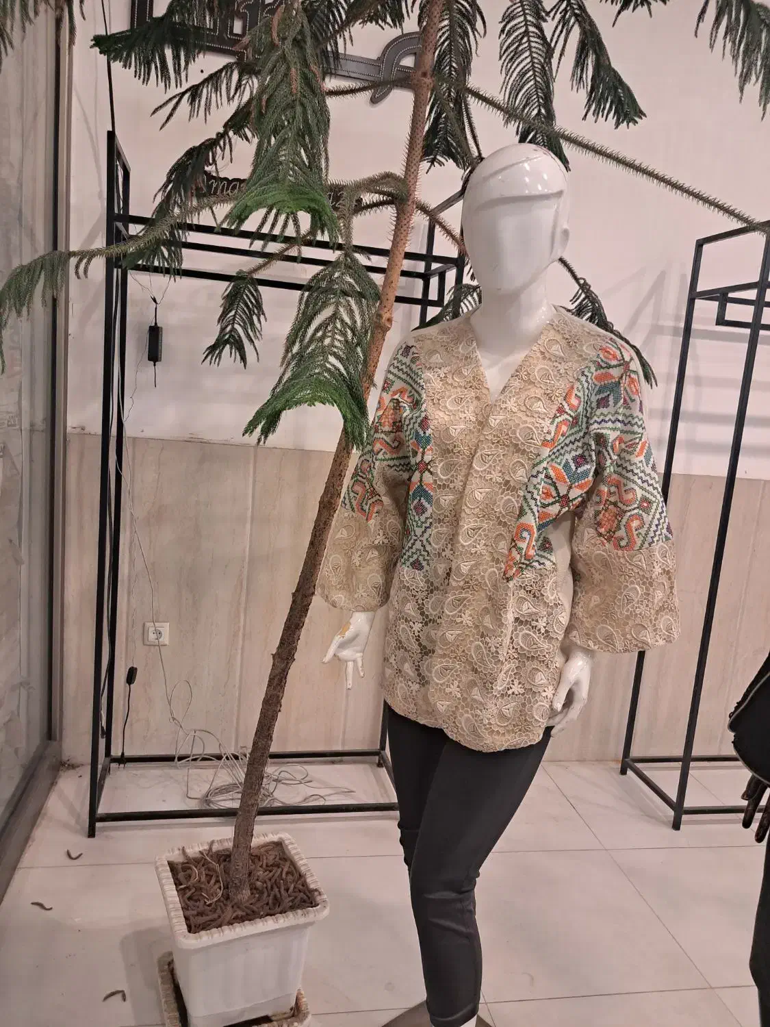 مانکن لباس  و رگال اهنی فروش فوری|فروشگاه و مغازه|اردبیل, |دیوار