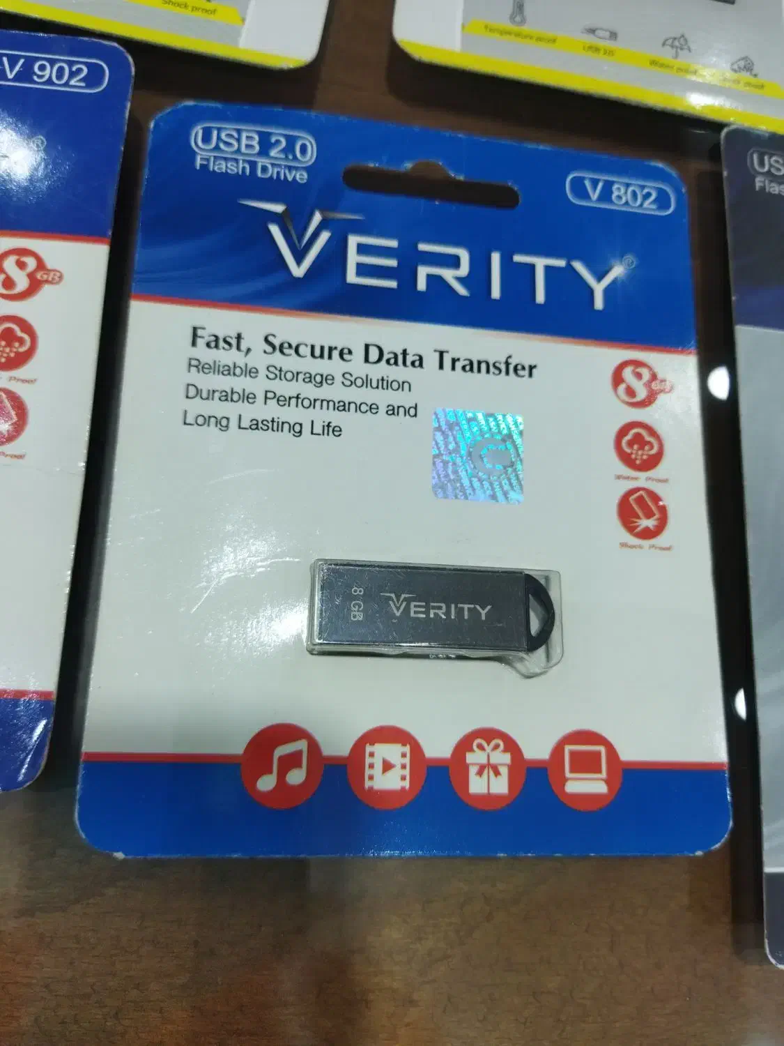 فلش 8و32 گیگ برند وریتی|قطعات و لوازم جانبی رایانه|اسلامشهر, شهرک محمدیه|دیوار