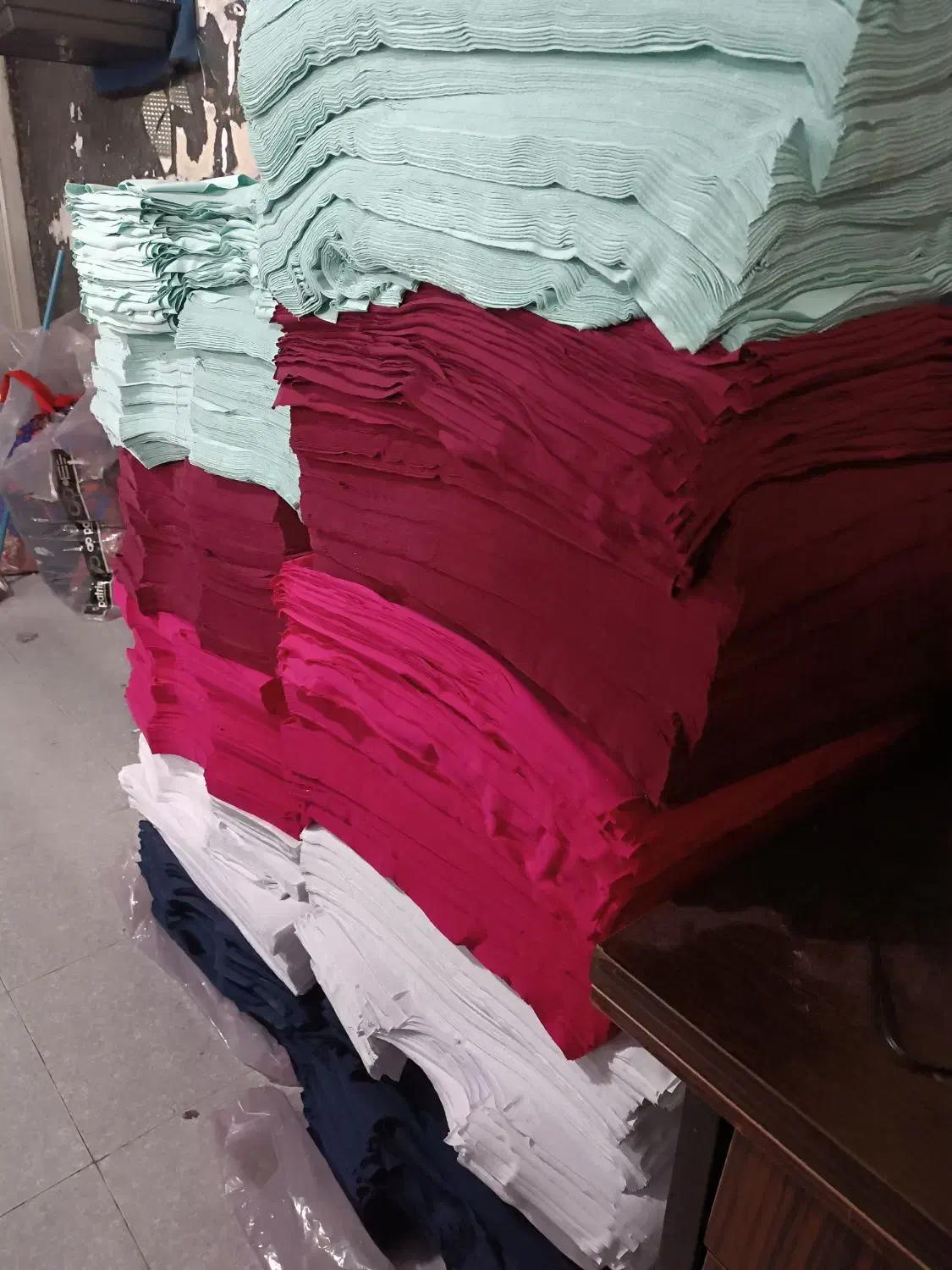 زیگزالدوز وسطکار و وردست میاندوز خانم|استخدام صنعتی، فنی، مهندسی|اسلامشهر, مظفریه|دیوار