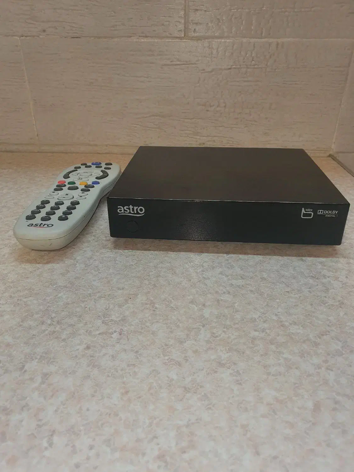 گیرنده دیجیتال|صوتی و تصویری|پرند, فاز ۱|دیوار