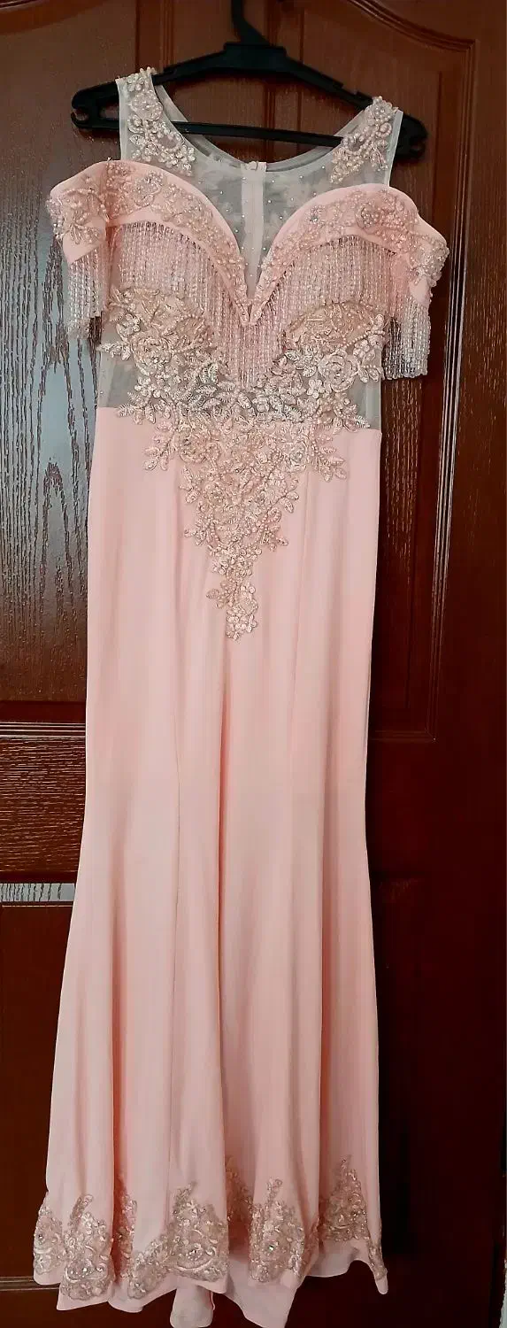 لباس مجلسی|لباس|باسمنج, |دیوار