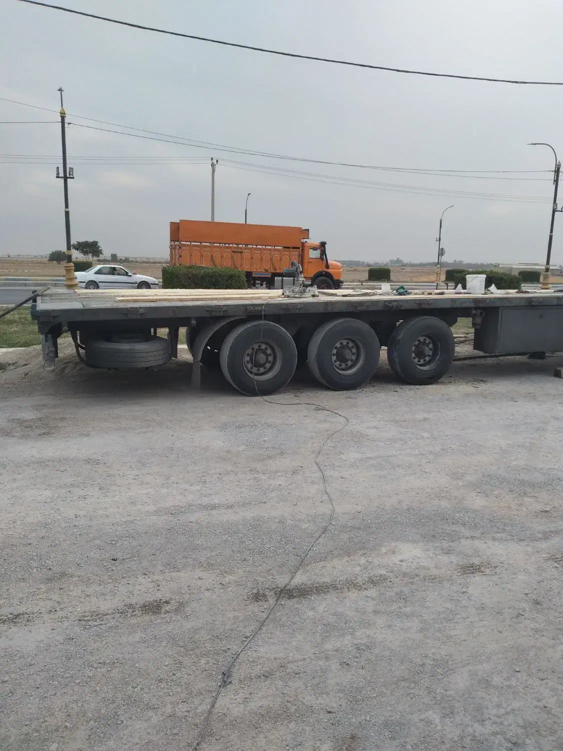 تخته کوبی تریلی کمرشکن کامیون|خدمات پیشه و مهارت|بهبهان, |دیوار