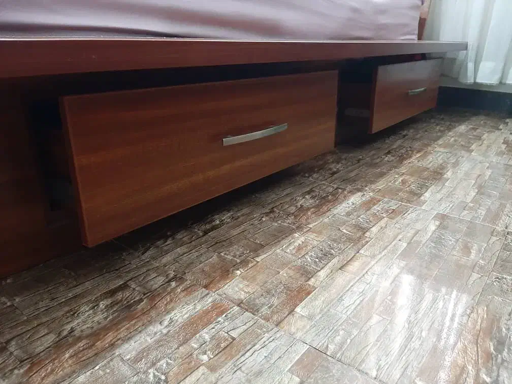 ست کامل در حد نو|تخت و سرویس خواب|شاندرمن, |دیوار