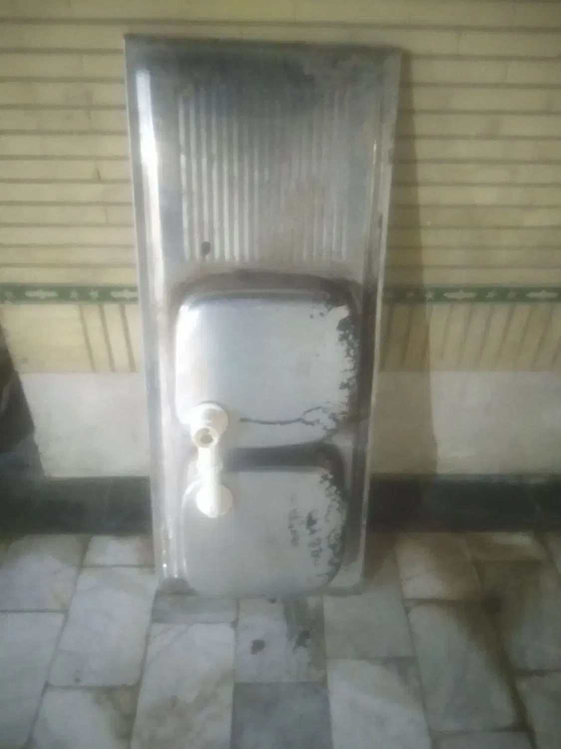 صندلی آشپزخانه سین ک|آب‌چکان و نظم‌دهنده ظروف|زاهدان, |دیوار