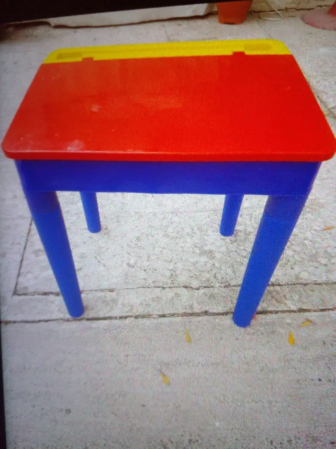 میز تحریر کودک کاملا سالم درحد نو|اسباب و اثاث بچه|خرمآباد (تنکابن), |دیوار