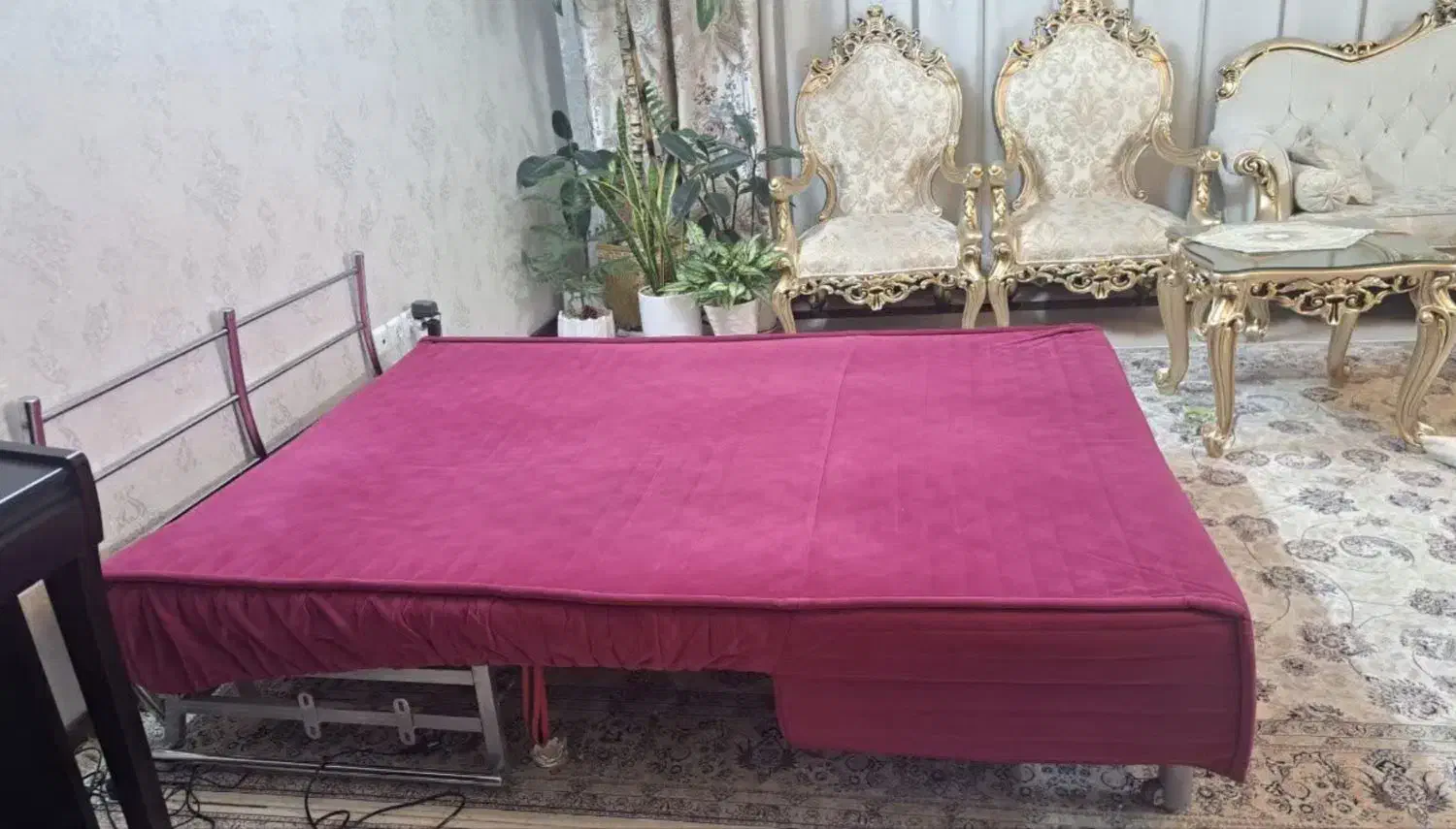 مبلمان تخت خواب شو دونفره در حد نو|تخت و سرویس خواب|قم, زنبیل آباد|دیوار