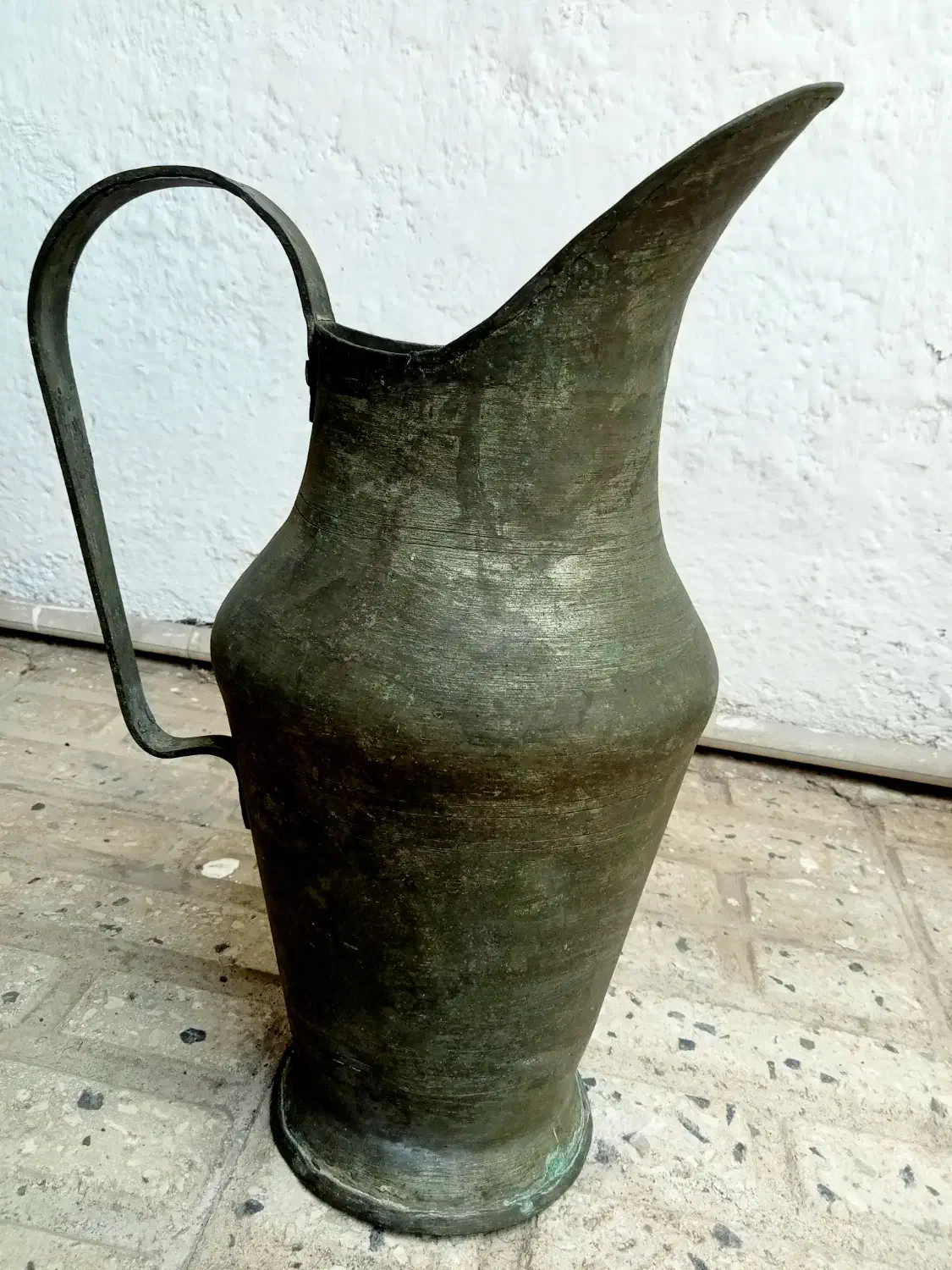 پارچ مسی قدیمی|کلکسیون اشیاء عتیقه|لنگرود, |دیوار