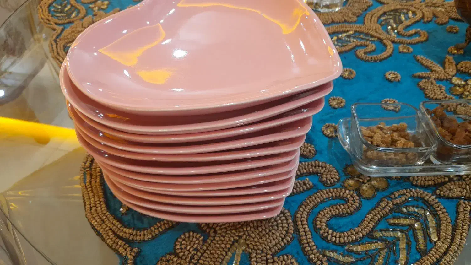 پیشدستی صورتی مدل قلب تعداد ۱۲ عدد|ظروف سرو و پذیرایی|تهران, تهرانپارس شرقی|دیوار