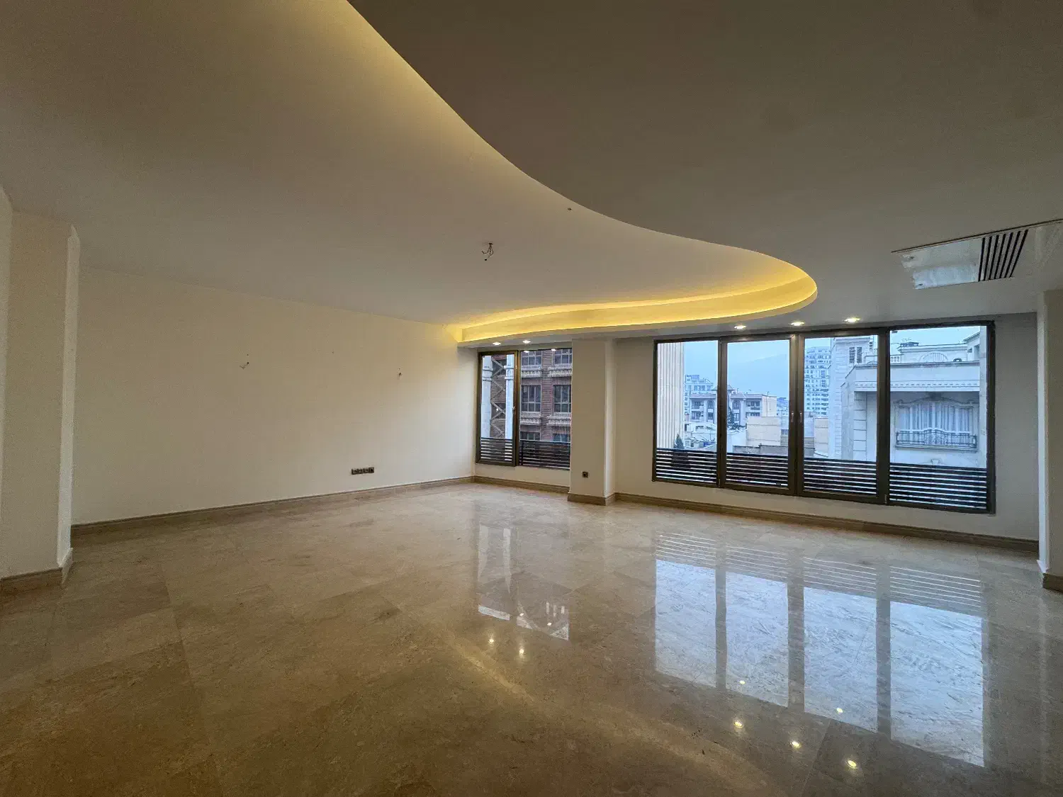 ۲۱۰ متر زعفرانیه / آصف