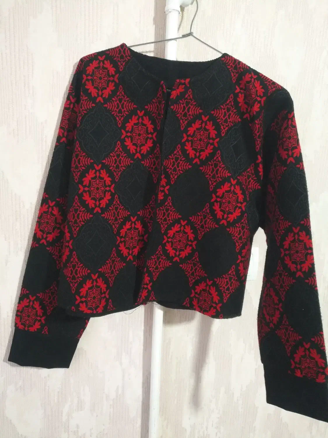 کت یلدایی|لباس|شیراز, پارک کوهستانی بوستان|دیوار