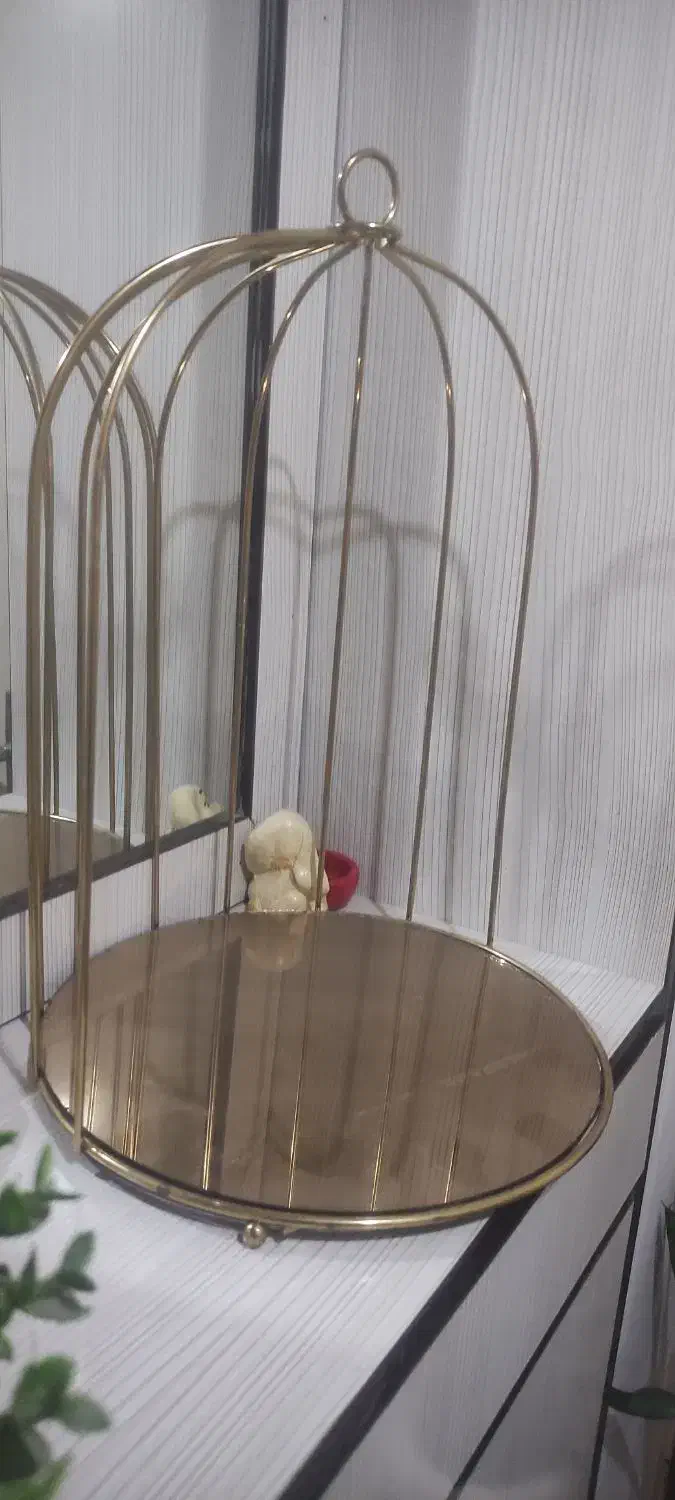 استند طلایی کوری|مجسمه، تندیس، ماکت|فولادشهر, مسکن مهر فولادشهر|دیوار