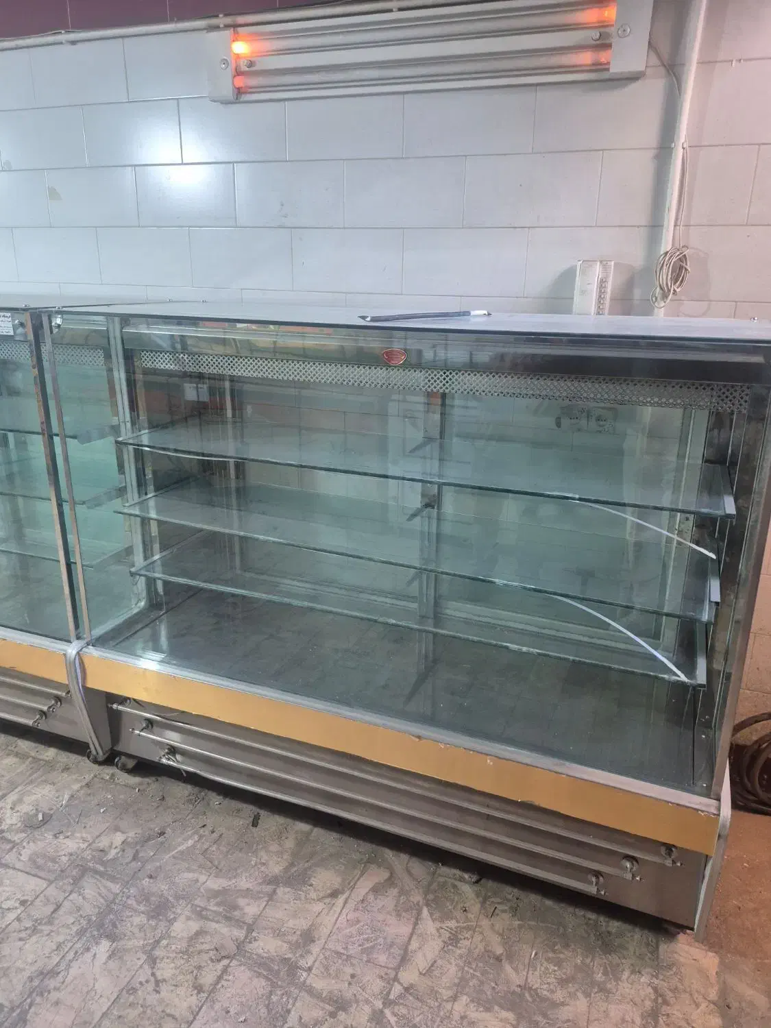 ویترین قنادی|فروشگاه و مغازه|یزد, |دیوار