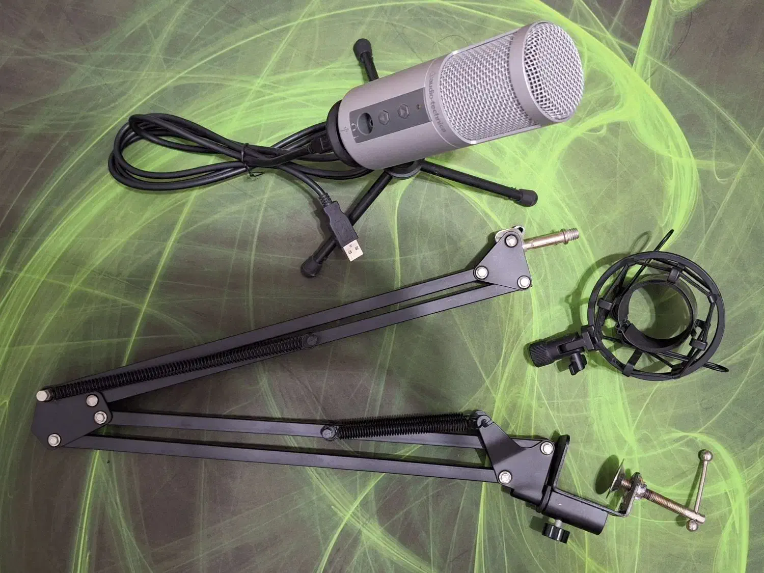 میکروفن|صوتی و تصویری|لشت نشا, |دیوار