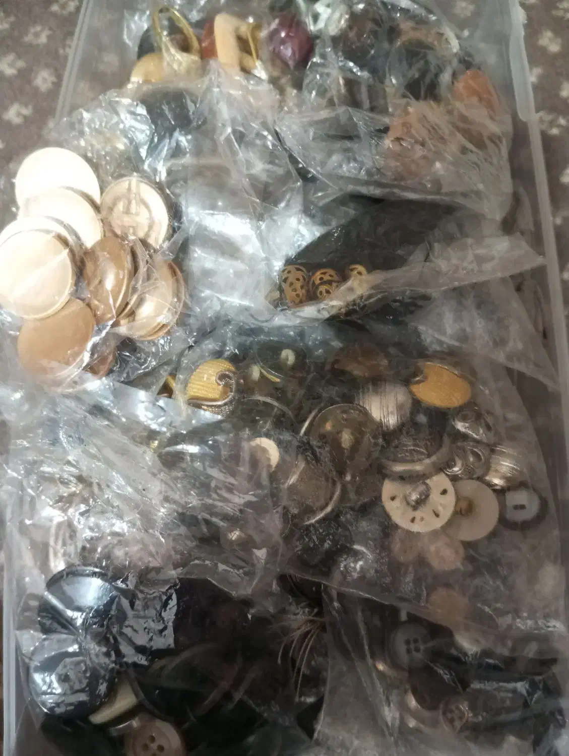 دکمه ها|لوازم خیاطی و بافتنی|خرمآباد, |دیوار